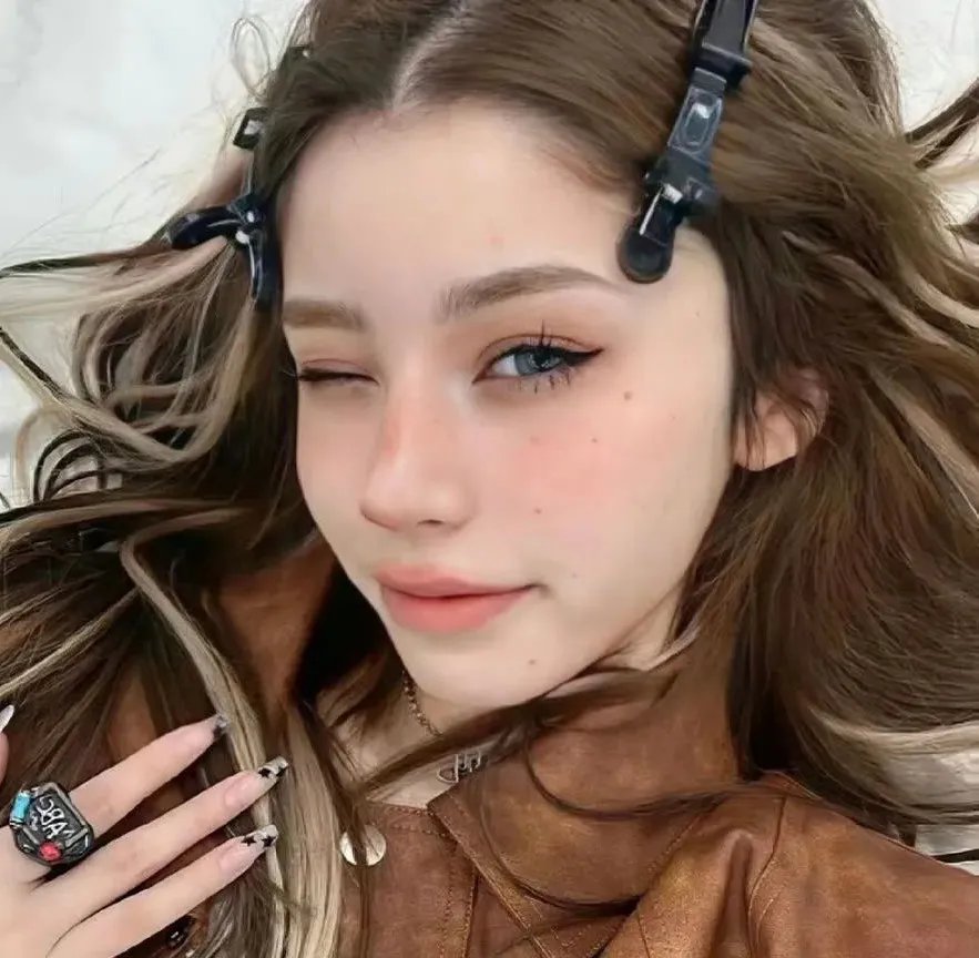 女警察